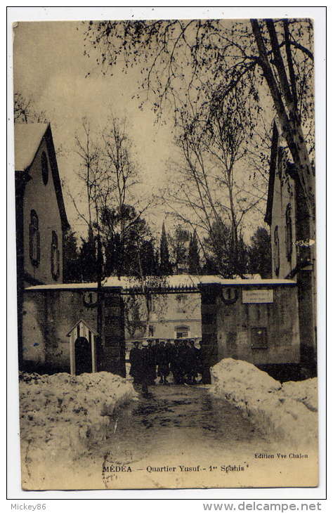 Algérie -- MEDEA -1928-- Quartier Yusuf (caserne) - Régiment 1er Spahis (animée,neige ) éd Y.Chalon - Medea