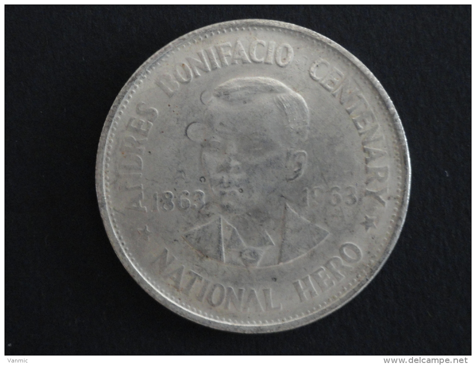 1963 - RARE - FAUX - FAUSSE MONNAIE 1 Peso - Philippines - Andres Bonifacio - Héros National - 38 Mm De Diamètre - Philippines