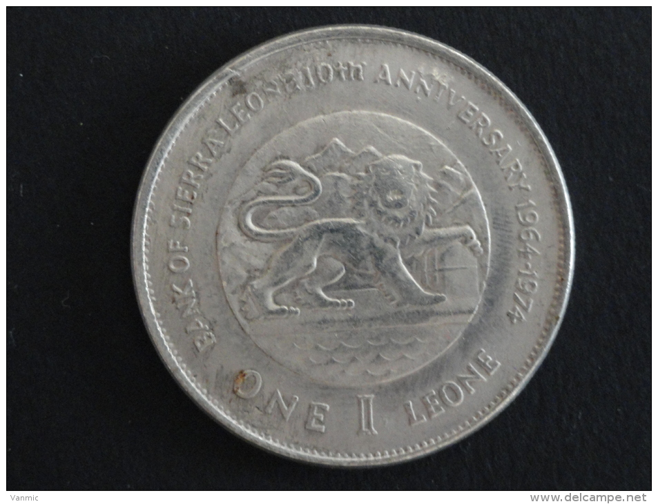 1974 - RARE - FAUX - FAUSSE MONNAIE - 1 Leone - Sierra Leone - Siaka Stevens - 38 Mm De Diamètre - Sierra Leone