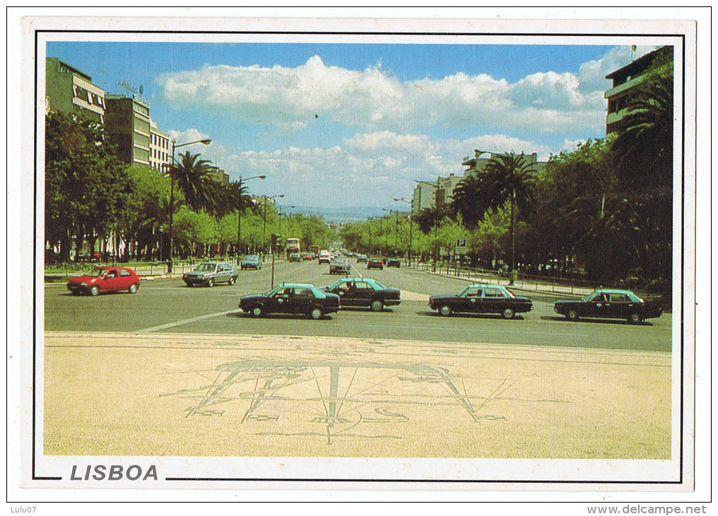 Taxis   De  Lisbonne - Taxis & Droschken