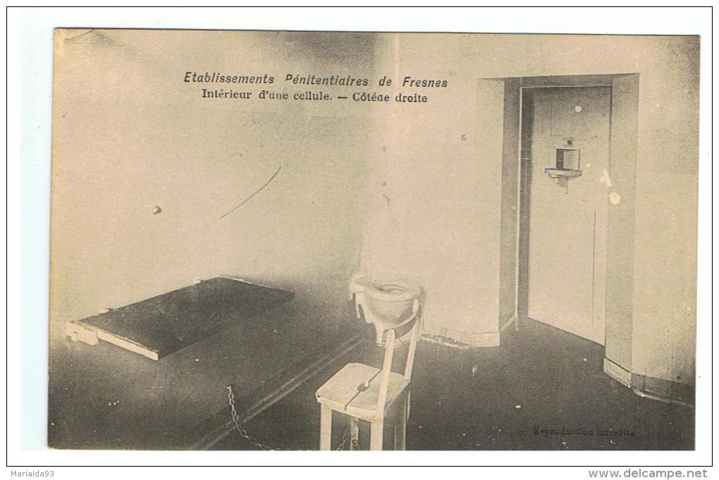 FRESNES - VAL DE MARNE - ETABLISSEMENT PENITENTIAIRE - PRISON - INTERIEUR D´UNE CELLULE - COTE DE DROITE - Fresnes