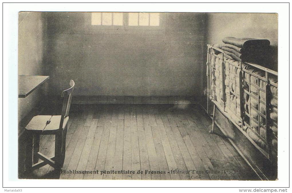 FRESNES - VAL DE MARNE - ETABLISSEMENT PENITENTIAIRE - PRISON - INTERIEUR D´UNE CELLULE - Fresnes