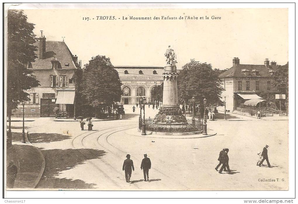 10 - TROYES  - Le Monument Des Enfants De L'Aube Et La Gare - Petite Animation - Monumentos A Los Caídos