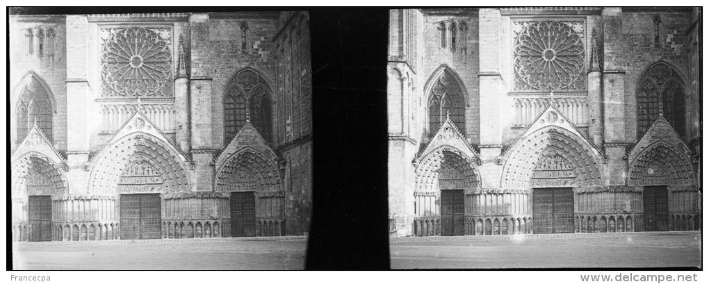 PN 050 - POITIERS - VIENNE - Cathédrale - Plaques De Verre