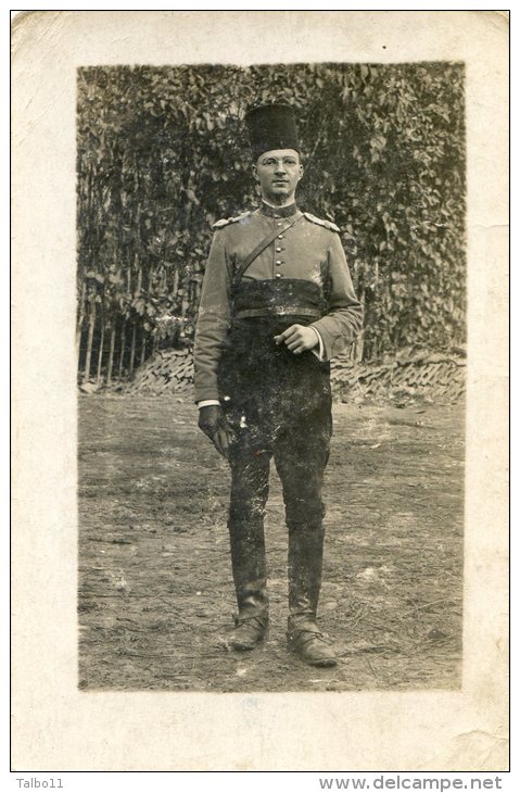 Militaria - Un Chasseur Equipé - Uniformes