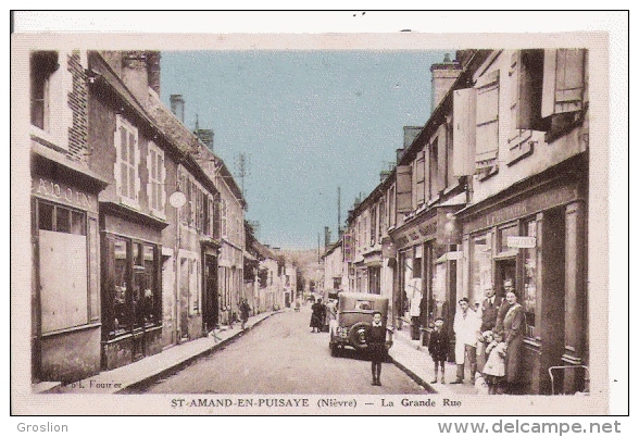 ST AMAND EN PUISAYE (NIEVRE) LA GRANDE RUE (COMMERCES ET ANIMATION) - Saint-Amand-en-Puisaye