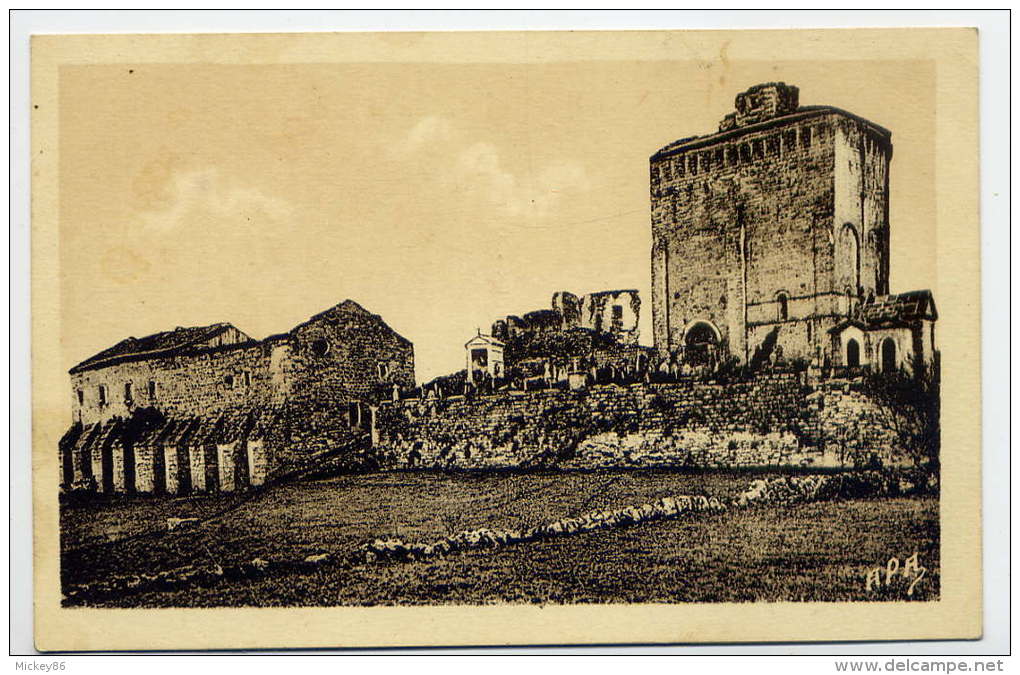 VAOUR--1956---Donjon Et Ruines Du Chateau   éd  APA-POUX - Vaour