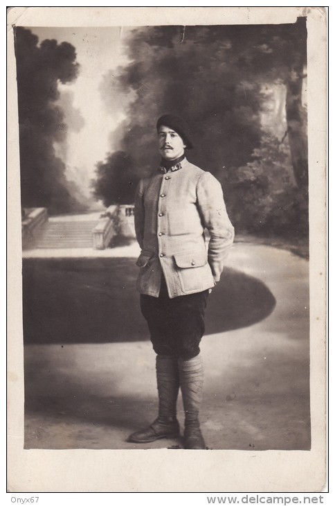 Carte Postale Photo Militaire Français 56 ème Régiment Chasseurs à Pied ? Décor Montage - A SITUER A LOCALISER - Uniformen