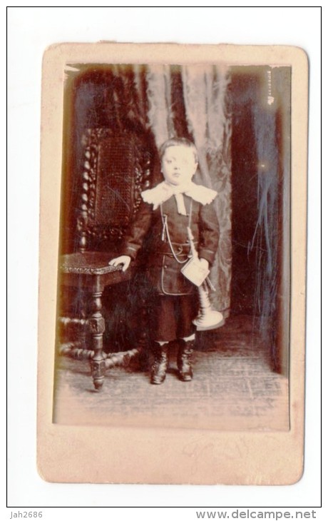 Photo CDV XIXème Portrait D'un Enfant Musicien Avec Clairon ? Napoléon III Photographe Muller & Rault Paris - Personnes Anonymes