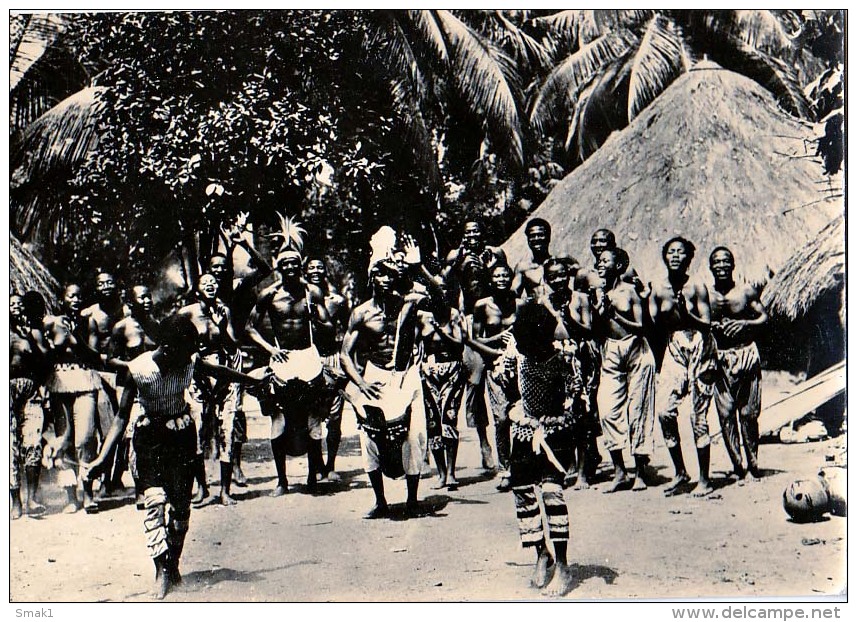AK GUINEA Ritual Tanz In Guinea OLD POSTCARD - Guinée