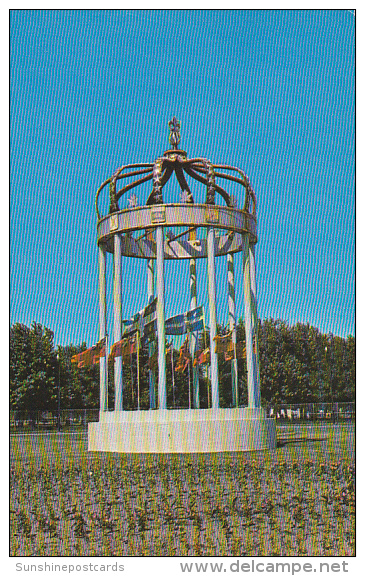 Canada Monument Erige A L'entree Quest Trois-Rivieres Quebec - Trois-Rivières