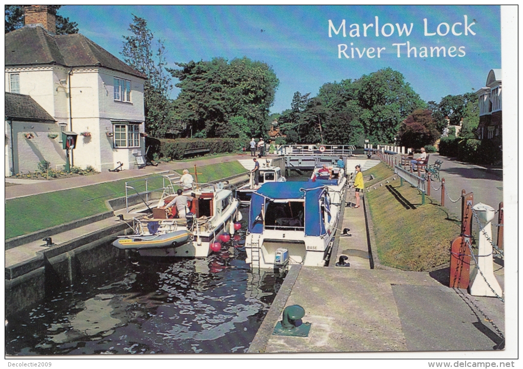 BT18386 Marlow Lock River Thames     2 Scans - Buckinghamshire