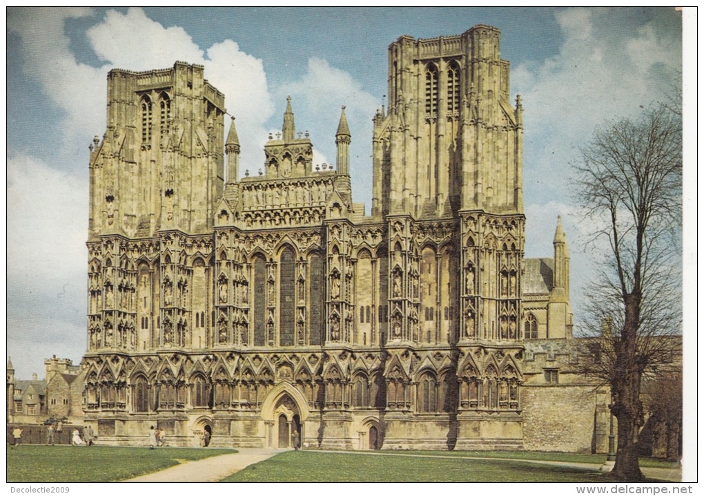 BT18520 Wells Cathedral   2 Scans - Wells