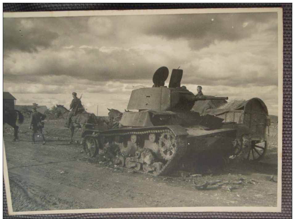 WW2 Original Photo - GERMAN ARMY CARRO ARMATO SOVIETICO DISTRUTTO Formato 11,5 X 8 Cm (2) - Weltkrieg 1939-45