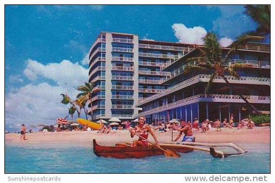 Hawaii Oahu The Reef Hotel On The Beach At Waikiki - Oahu