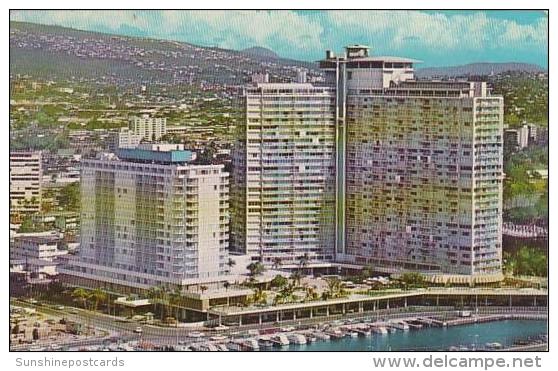 Hawaii Oahu Ilikai Hotel Overlooking Waikiki And The Yacht Harbor - Oahu