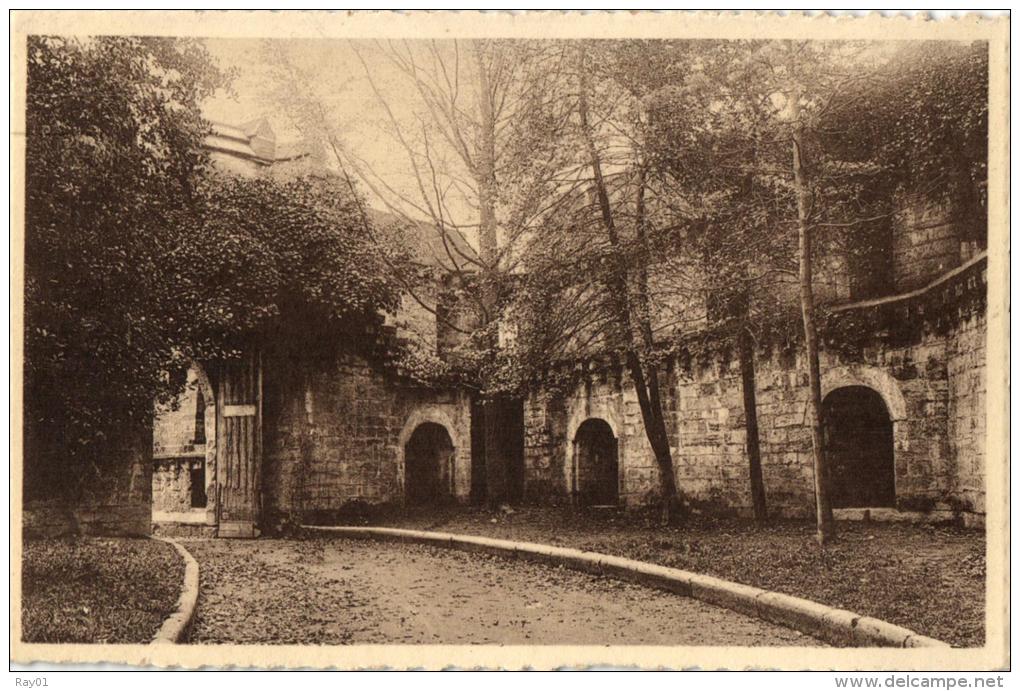 BELGIQUE - HAINAUT - ANTOING - Cour D'entrée - Les Crénaux. - Antoing