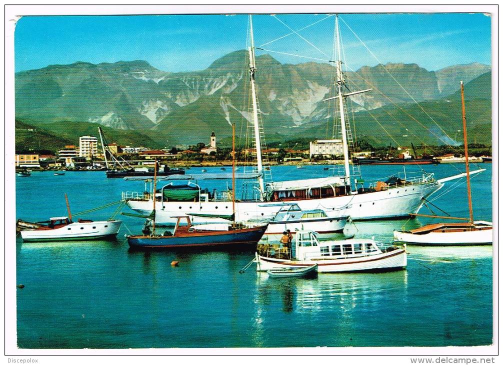 M804 Marina Di Carrara - Il Porto - Barche Boat Bateaux Yacht / Viaggiata 1970 - Carrara