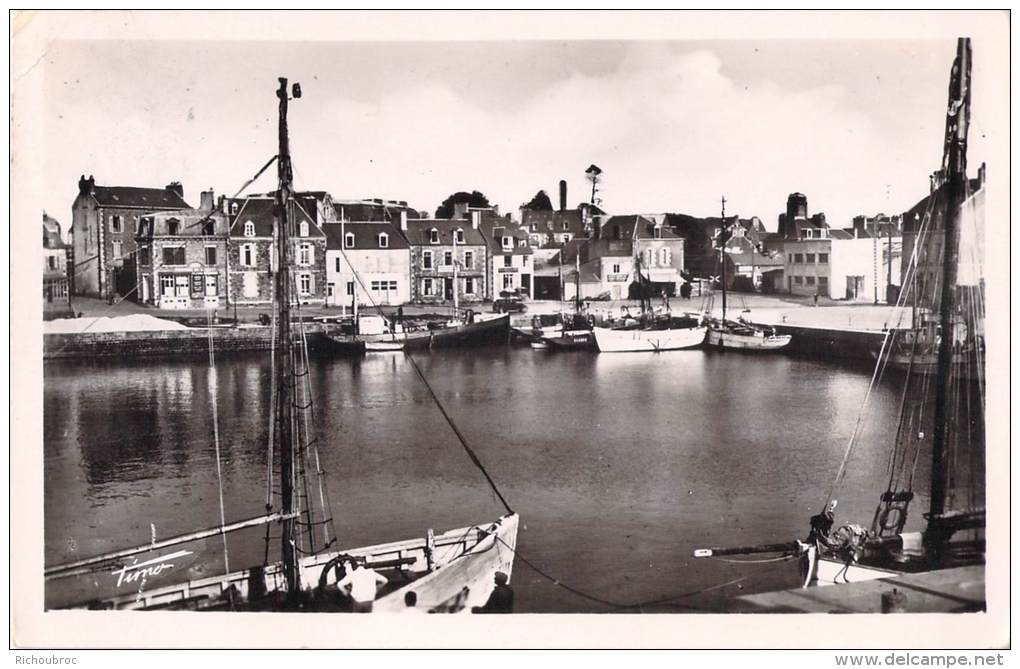 22 PAIMPOL UN COIN DU PORT - Paimpol