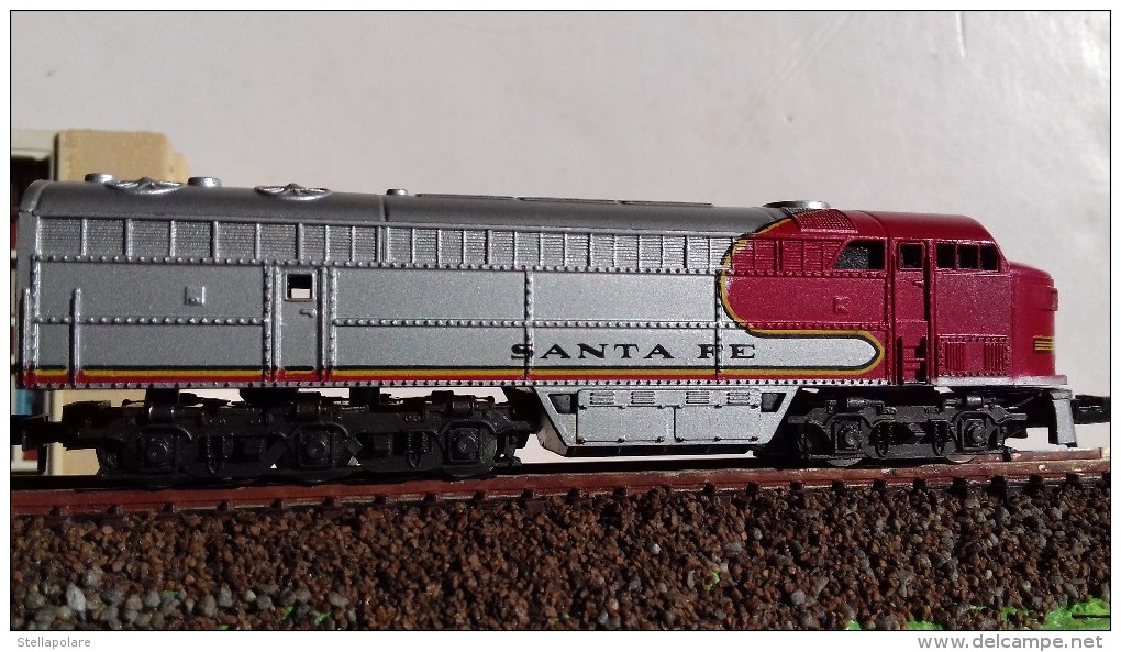 RIVAROSSI ATLAS 2121 N Scale VINTAGE SANTA FE´ Loco Diesel Fairbanks Morse C Liner - In Original Box - Loks