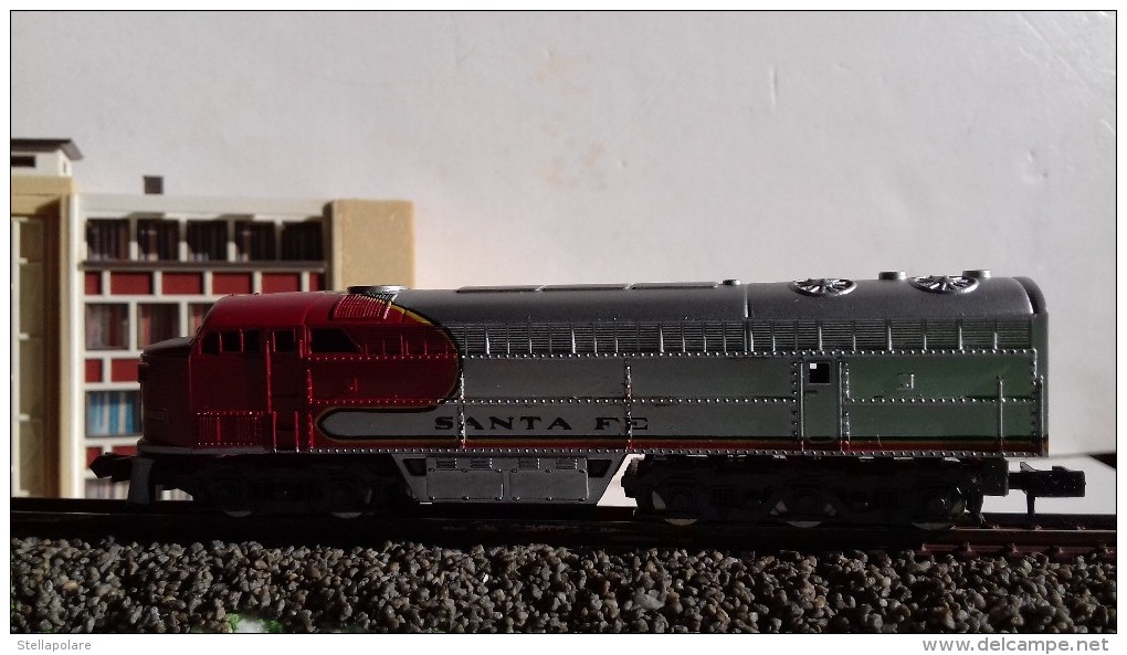 RIVAROSSI ATLAS 2121 N scale VINTAGE SANTA FE´ Loco Diesel Fairbanks Morse C Liner - in original box