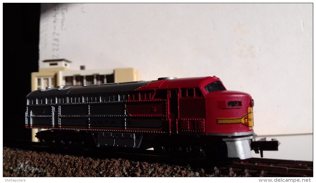 RIVAROSSI ATLAS 2121 N scale VINTAGE SANTA FE´ Loco Diesel Fairbanks Morse C Liner - in original box