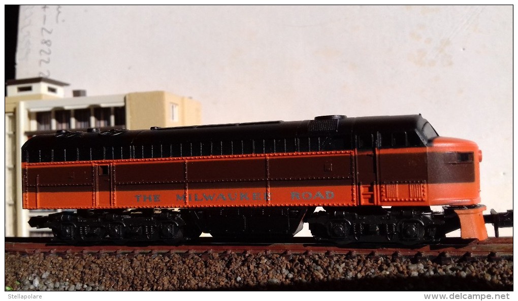 RIVAROSSI ATLAS 2123 N scale VINTAGE THE MILWAUKEE ROAD Loco Diesel Fairbanks Morse C Liner - in original box