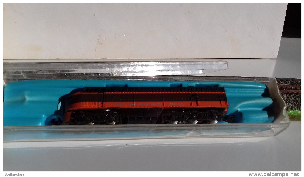 RIVAROSSI ATLAS 2123 N scale VINTAGE THE MILWAUKEE ROAD Loco Diesel Fairbanks Morse C Liner - in original box