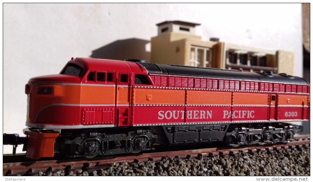 RIVAROSSI ATLAS 2125 N Scale VINTAGE SOUTHERN PACIFIC Loco Diesel Fairbanks Morse C Liner - In Original Box - Locomotieven