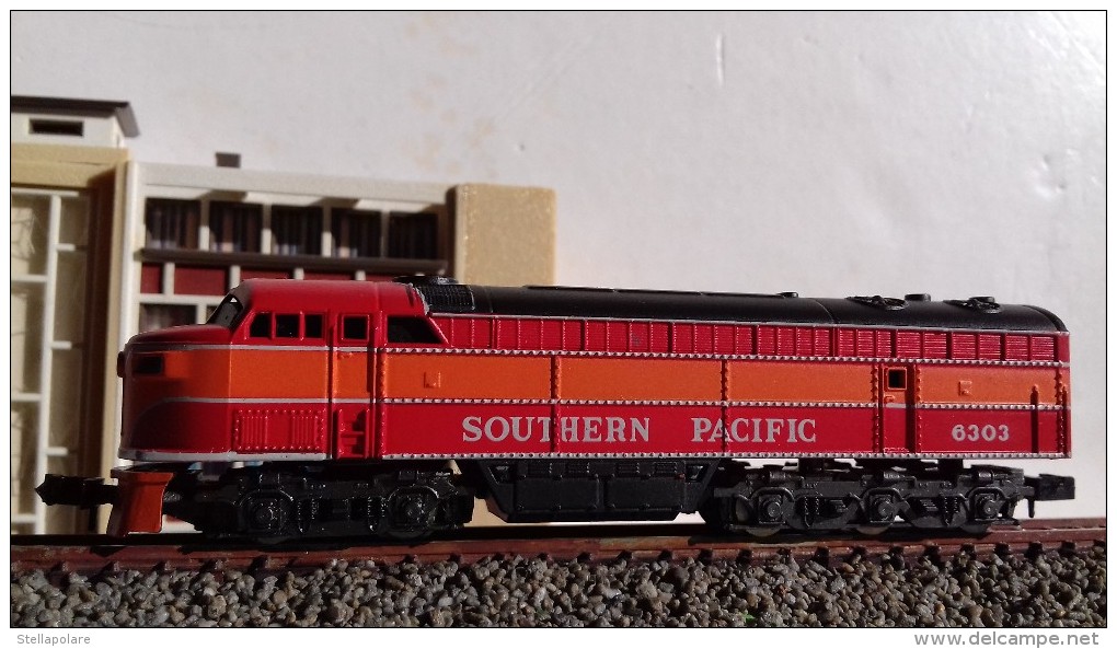 RIVAROSSI ATLAS 2125 N scale VINTAGE SOUTHERN PACIFIC Loco Diesel Fairbanks Morse C Liner - in original box