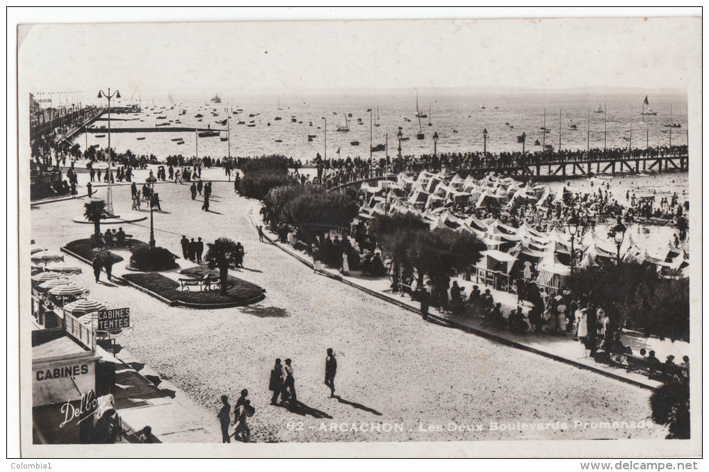 ARCHACHON  Les Deux Boulevards De Promenade Année 1940 !! - Arcachon