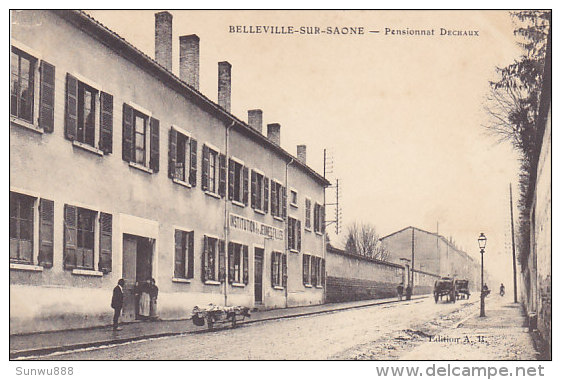 69 - Belleville-sur-Saone - Pensionnat Dechaux (animation, Vieux Metier ?) - Belleville Sur Saone