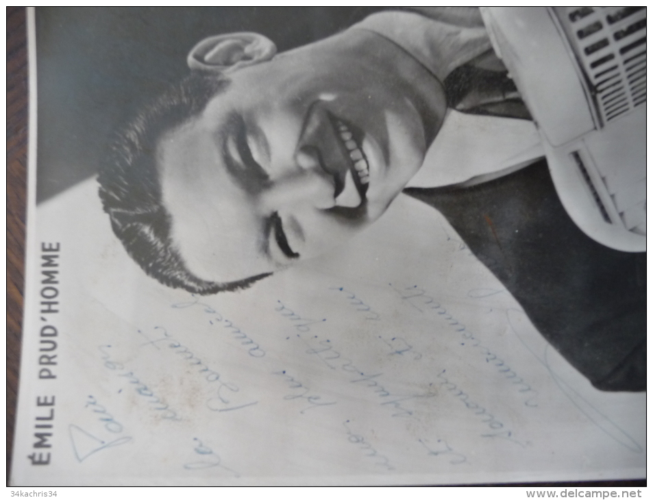 Photo Originale Dédicacée Et Autographiée Par L'accordéoniste Emile Prud'homme.Disque Odéon. 17 X 23 - Autógrafos