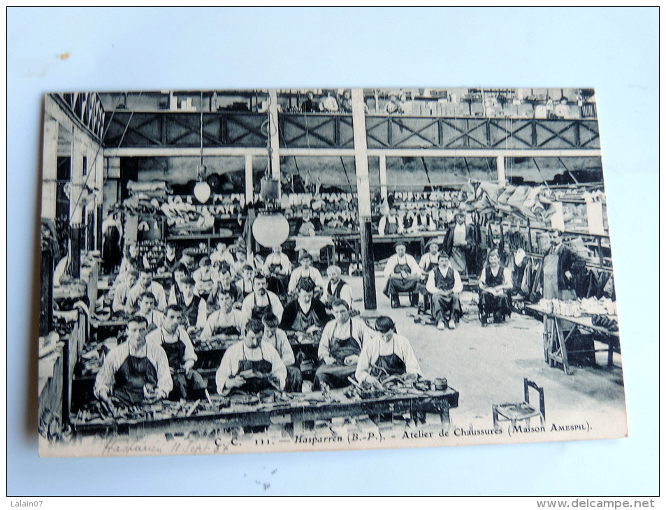 Carte Postale Ancienne : HASPARREN : Atelier De Chaussures , Maison Amespil - Hasparren