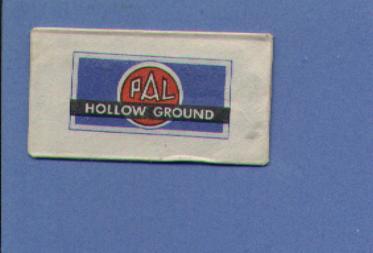 Une Lame De Rasoir  PAL  HOLLOW GROUND (L27) - Lames De Rasoir