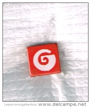 2 Pin's "G" Symbole Générale De Banque - Banques