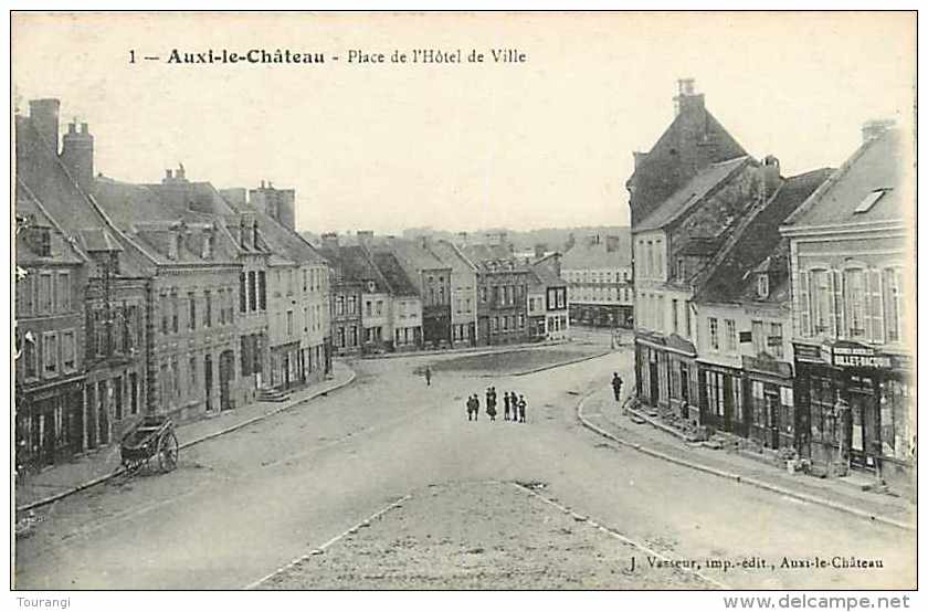 Nov13 109 : Auxi-le-Château  -  Place De L'Hôtel De Ville - Auxi Le Chateau