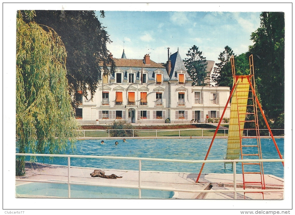 Villeparisis (77) : Le Château De Morfondé Vue De La Piscine En 1970 (animé) GF. - Villeparisis