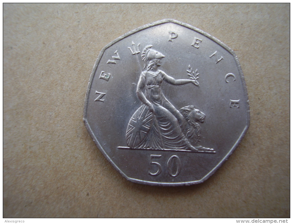 Great Britain 1979 FIFTY PENCE Copper-Nickel  7 Sided  Used In EXCELLENT  CONDITION. - 50 Pence