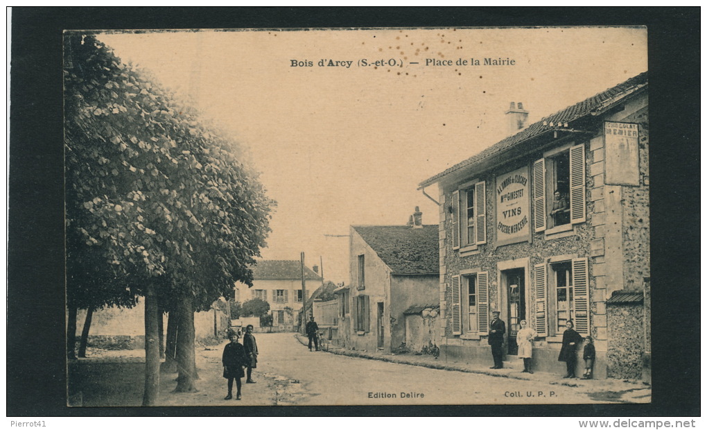 BOIS D'ARCY - Place De La Mairie (animation) - Bois D'Arcy