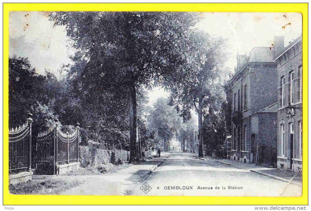 * Gembloux (Namur - Namen - La Wallonie) * (SBP, Nr 4) Avenue De La Station, TOP  CPA, Rare, Old, Arbres, Animée, Fence - Gembloux