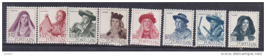 PORTUGAL N° 688/694 COIFFURES RÉGIONALES DIVERSES NEUF SANS CHARNIERE - Unused Stamps