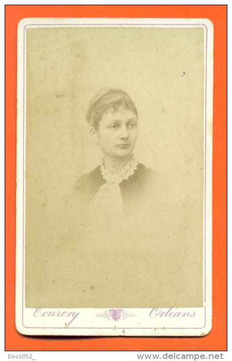 Carte De Visite " Portrait De Femme " Photo Touzevy Orleans - 2 Scans - Anciennes (Av. 1900)