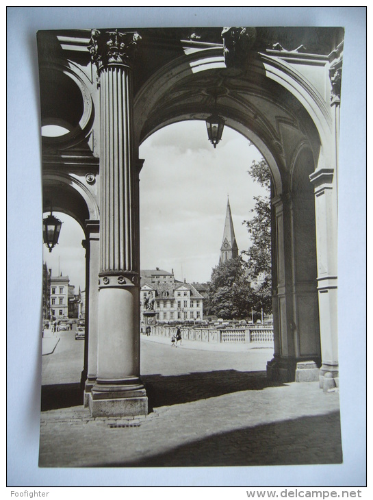 Germany: Schwerin - Blick Vom Schloßeingang Zum Dom - 1970's Unused - Schwerin