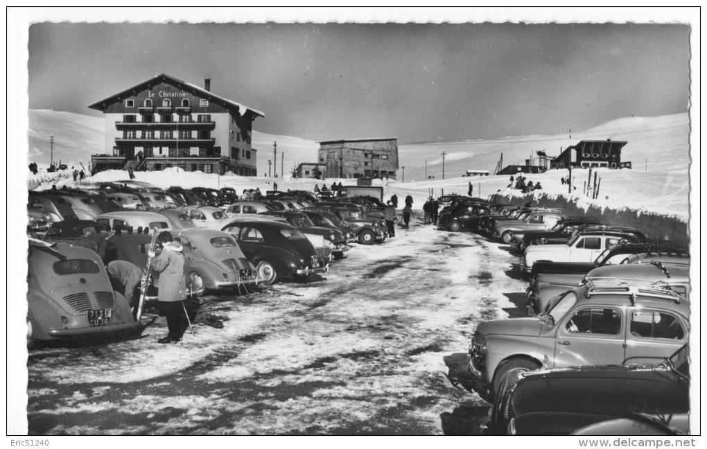 Cpsm Alpes D'Huez -arrivée Des Skieurs - Automobiles - Otros & Sin Clasificación