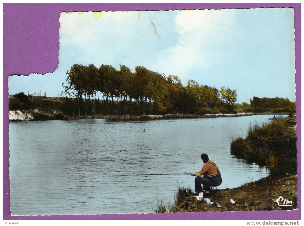 BOVES - Etang Pêcheur à La Ligne - Boves