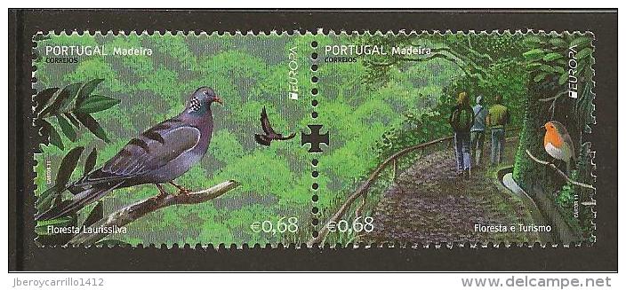 MADEIRA - EUROPA 2011 -TEMA ANUAL  " BOSQUES".-  DOS SELLOS De La HOJITA BLOQUE  -  DENTADO  (PERFORATED) - 2011