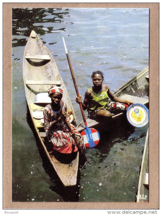 AFRIQUE EN COULEURS - CPM - 8575 - SCENES DE VIE - PIROGUE - éditeur IRIS - Non Classés