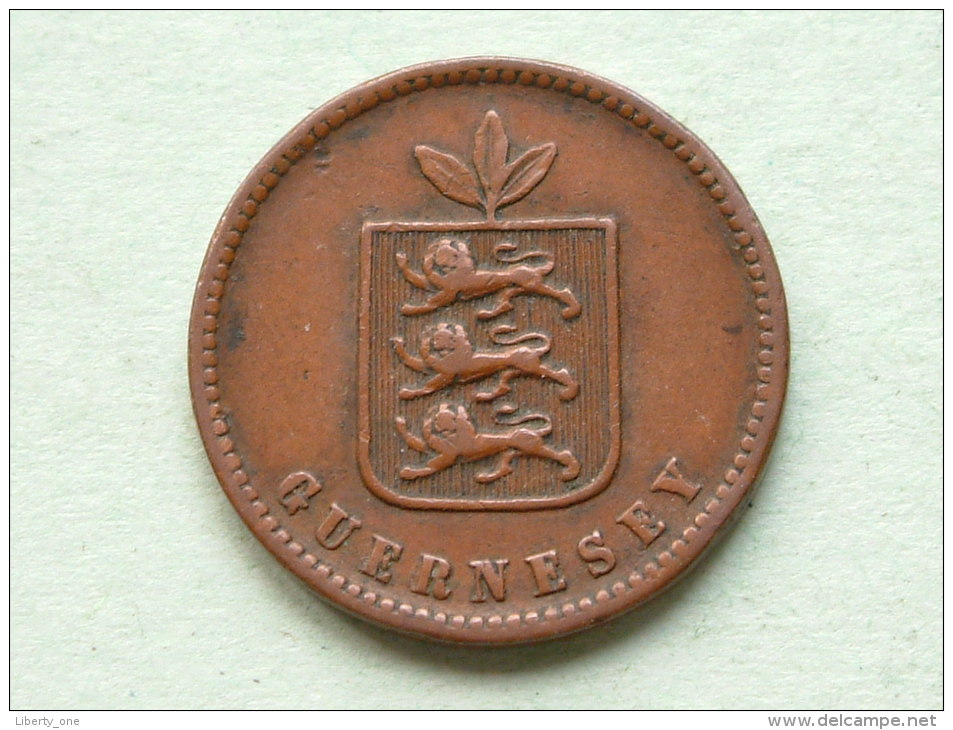 1858 - 2 DOUBLES / KM 4 ( Uncleaned - For Grade, Please See Photo ) ! - Guernesey