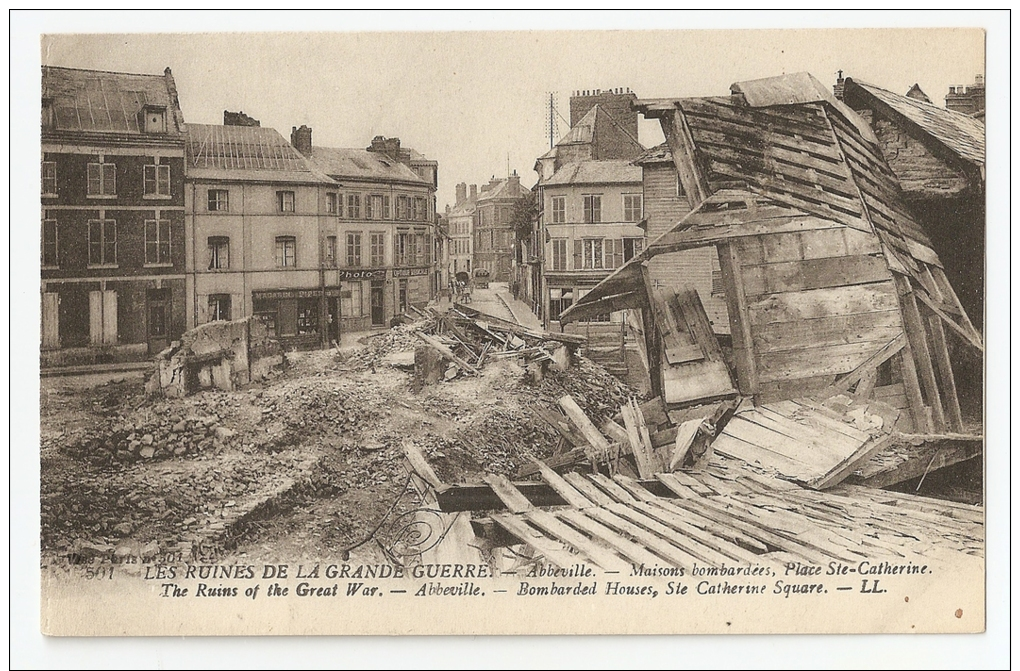 80 Abbeville. Maisons Bombardées Place Sainte Catherine (6918) - Abbeville